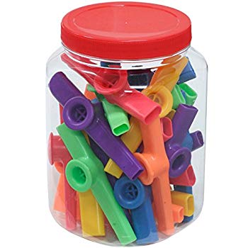 【状態　非常に良い】(中古品)キクタニ プラスチック カズー 6色 X 各4個 計24個入り KZC-01【メーカー名】キクタニ【メーカー型番】KZC-01【ブランド名】キクタニ【商品説明】キクタニ プラスチック カズー 6色 X 各4個 計24個入り KZC-01プラスチックカズー黄色 / オレンジ / 赤 / 緑 / 紫 / 青 の6色 X 各4個 合計24個入り発声によってハミングで歌うようにしたり、音の高低をつけることが可能です当店では初期不良に限り、商品到着から7日間は返品を 受付けております。品切れの場合は2週間程度でお届け致します。ご注文からお届けまで1、ご注文⇒24時間受け付けております。2、注文確認⇒当店から注文確認メールを送信します。3、在庫確認⇒中古品は受注後に、再メンテナンス、梱包しますので　お届けまで3日〜10日程度とお考え下さい。4、入金確認⇒前払い決済をご選択の場合、ご入金確認後、配送手配を致します。5、出荷⇒配送準備が整い次第、出荷致します。配送業者、追跡番号等の詳細をメール送信致します。6、到着⇒出荷後、1〜3日後に商品が到着します。当店はリサイクル専門店につき一般のお客様から買取しました中古扱い品です。ご来店ありがとうございます。