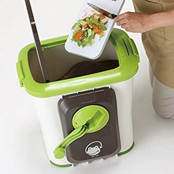 【中古】家庭用生ごみ処理機 屋内 バイオ 自然にカエル 基本セット（本体とチップ材8L×2袋） 2zzhgl6