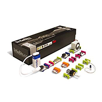 (中古品)littleBits 電子工作 組み立てキット Space Kit スペース キット【メーカー名】littleBits【メーカー型番】LITTLEBITS SPACE KIT【ブランド名】littleBits【商品説明】littleBits 電子工作 組み立てキット Space Kit スペース キット磁石で電子回路をつなぐだけ! シンプルでたのしい電子回路「littleBits」のキット商品です。NASAの科学者、技術者とのコラボレーションにより開発12種類のBitsモジュール、5種類のNASAレッスン、10種類のSTEAM(科学、技術、工学、アート、数学)アクティビティをパッケージ電磁気学、キネティック(動力学)やエネルギー科学の基本原理を学べる火星探査車や国際宇宙ステーションを作って音楽のワイヤレス送信などを楽しみながら学べる当店では初期不良に限り、商品到着から7日間は返品を 受付けております。品切れの場合は2週間程度でお届け致します。ご注文からお届けまで1、ご注文⇒24時間受け付けております。2、注文確認⇒当店から注文確認メールを送信します。3、在庫確認⇒中古品は受注後に、再メンテナンス、梱包しますので　お届けまで3日〜10日程度とお考え下さい。4、入金確認⇒前払い決済をご選択の場合、ご入金確認後、配送手配を致します。5、出荷⇒配送準備が整い次第、出荷致します。配送業者、追跡番号等の詳細をメール送信致します。6、到着⇒出荷後、1〜3日後に商品が到着します。当店はリサイクル専門店につき一般のお客様から買取しました中古扱い品です。ご来店ありがとうございます。