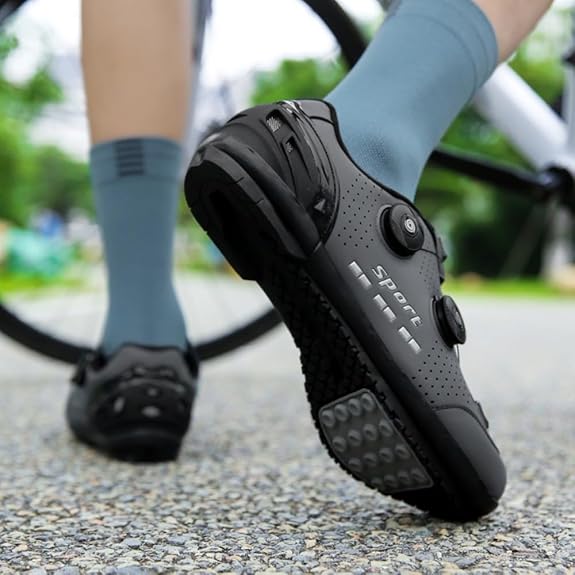 Skywinner楽天市場店のサイクリングシューズ ビンディングシューズ 自転車靴 SPD/SPD-SL両対応 メンズ レディース サイクリングシュー ズ スニーカー ロードバイク マウンテンバイク 靴 カジュアル 通気性 滑りにく男女兼用 23.0cm-28.5cm｜アングル3