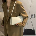 ショルダーバッグ レディース 女性用 かばん 鞄 レザー調 フェイクレザー スクエア 長方形 横長 無地 コンパクト おしゃれ かわいい