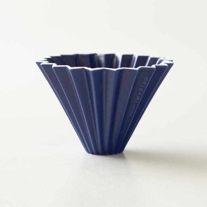 新色マットカラー ORIGAMI オリガミドリッパー 箱付 刻印入り *ホルダーは別売りです【サイズ】 Φ110×70H/底穴Φ25【材質】磁器/ 耐熱温度差120℃、電子レンジ、食洗機使用可/ 日本製 専用箱に入れてお届けします。また、こちらの商品はドリッパーホルダーは付属しておりません