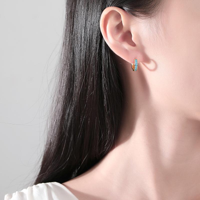 ピアス レディース アクセサリー フレンチスタイル 円形 ターコイズ ブルー 天然石風 デザイン 小ぶり シンプル 銅製 リングピアス スタイリッシュ おしゃれ 大人かわいい 上品 デイリー カジュアル オフィス 通勤 通学 お出かけ ギフト 普段使い