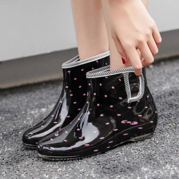 ¡Variedad de colores! Botas de lluvia Zapatos de lluvia Zapatos de lluvia para mujer Botas de lluvia Botas de goma de longitud corta Desgaste impermeable para la lluvia — vista 3