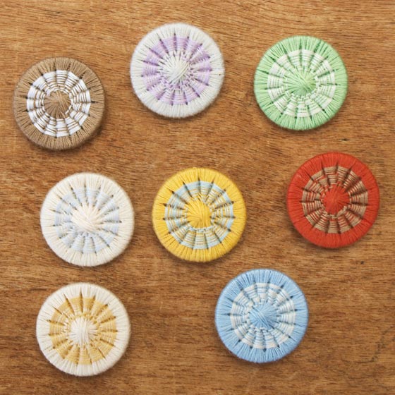 チャルカ チェコの糸ボタン 4個セット 19mm 【ボタン かわいい おしゃれ セット 手芸 パーツ 入園 入学 女の子】【メール便対象品】のサムネイル
