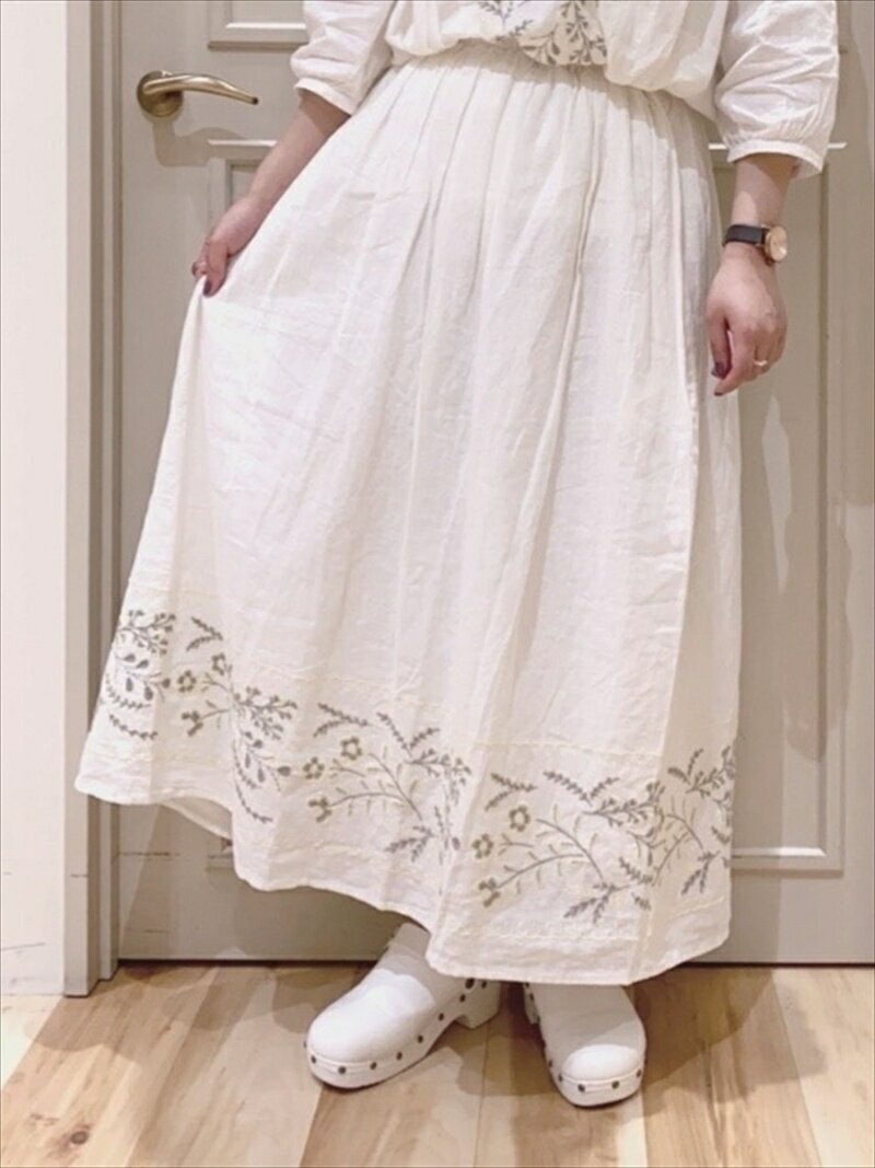【SALE／50%OFF】夏のお花とスカラップ刺繍スカート Samansa Mos2 サマンサモスモス スカート その他のスカート ホワイト パープル ブラック【RBA_E】[Rakuten Fashion]