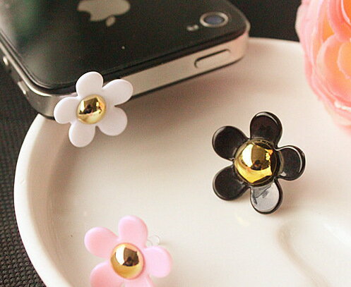 【 送料無料 / メール便 】 iPhone イヤホンジャック カバー アクセサリー デイジーフラワー 花柄 iPad iPod 大人 かわいい 人気 iPhone ケース アイホン アイフォン アイフォン ケース iPhoneケース スマホケース スマートフォン カバー 未発売 特典 即納