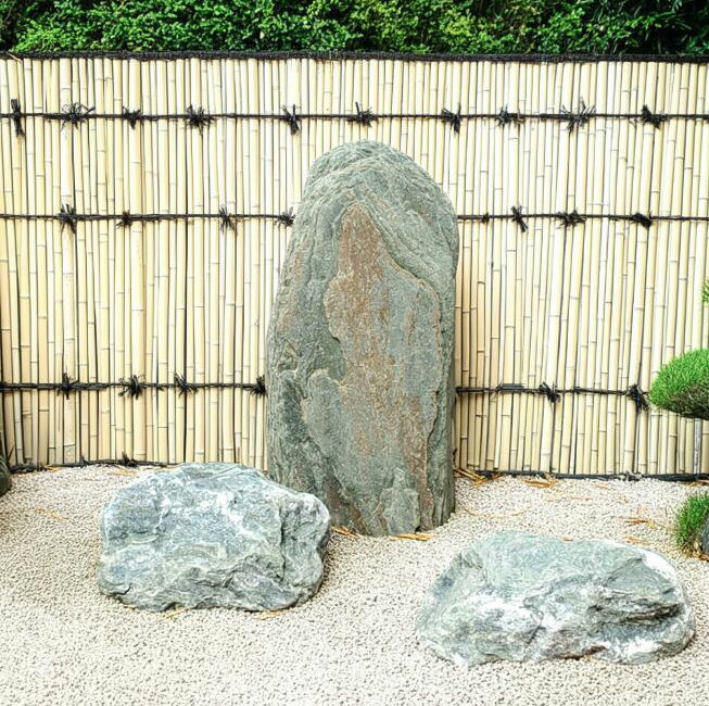 【送料無料】【代引不可】阿波の青石3石SET【1】【庭石】青石3点セットです。青石 石 景石 庭 飾り石和モダン ガーデニング庭石 割栗石 自然石 ガーデンロック 外構用石材 DIY 庭づくり おしゃれエクステリア徳島産阿波の青石庭園・坪庭・景石に最適な天然石