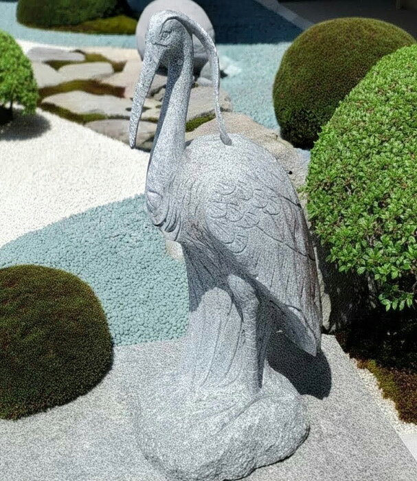 【重量物】【営業所渡し】御影石で出来た鶴【BIGサイズ】植木の下や玉砂利の上などに飾って頂くとより一層引き立ちます♪ 昔から鶴と亀は“長寿”の象徴で縁起が良いと言われています。【鶴のオーナメント】