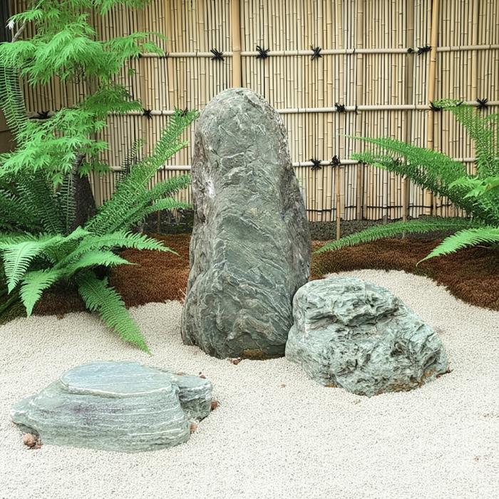 【送料無料】【代引不可】阿波の青石3石SET【1】【庭石】青石3点セットです。庭石 青石 石 景石 庭 飾り石