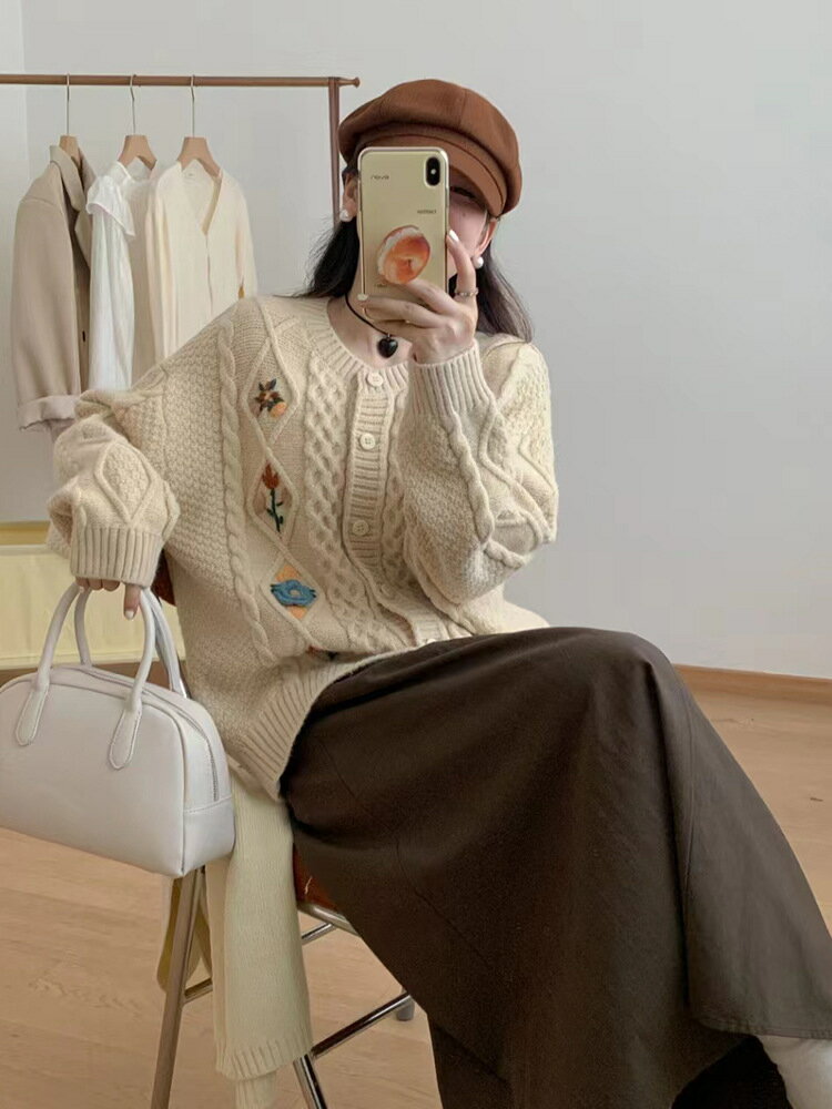 【GW限定15%OFFクーポン有】セーター 秋冬 ヴィンテージ 森ガール 刺繍 スウェット ゆったり カジュアル クルーネック ニット カーディガン