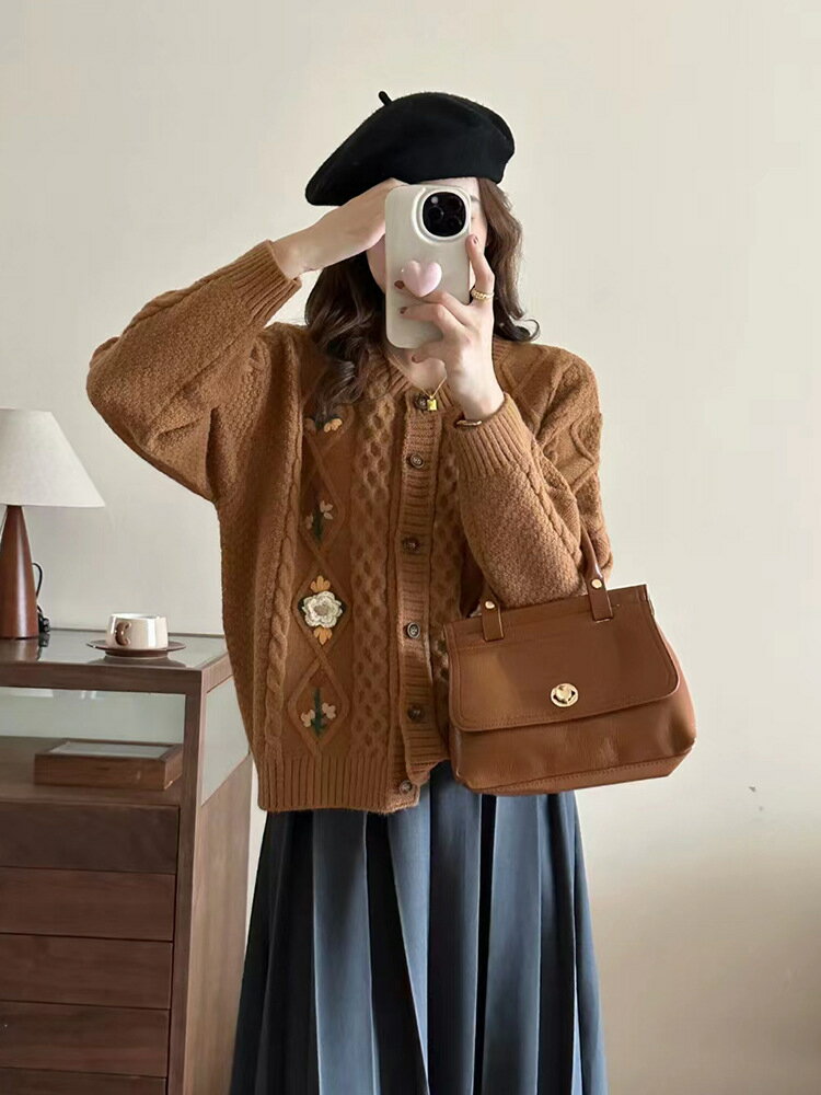 【GW限定15％OFFクーポン有】セーター 秋冬 ヴィンテージ 森ガール 刺繍 スウェット ゆったり カジュアル クルーネック ニット カーディガン