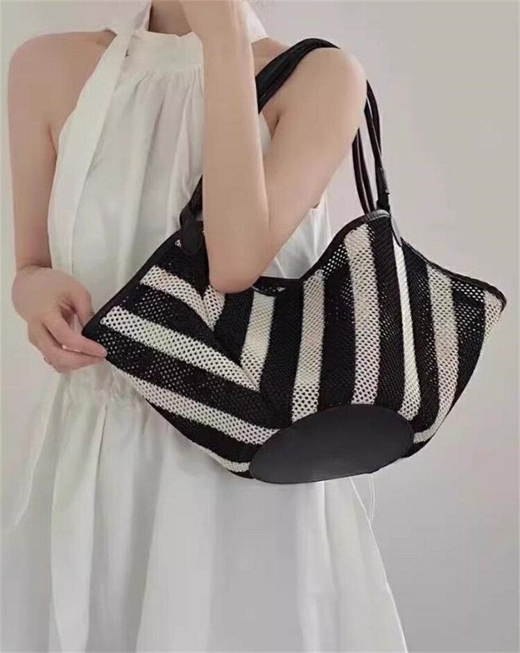 SS値引き＆最大2000円まとめクーポン！子供用 バックパック 人気 使いやすい 男の子 旅行用 リュックサック 中小学生 ポッケト 耐久性 バック バッグ 通学用 一二三年生 クラス用 バッグ草編みバッグ 旅行 レジャー バッグ 休暇 怠惰風 片肩 斜めクロスバッグ ストライプ