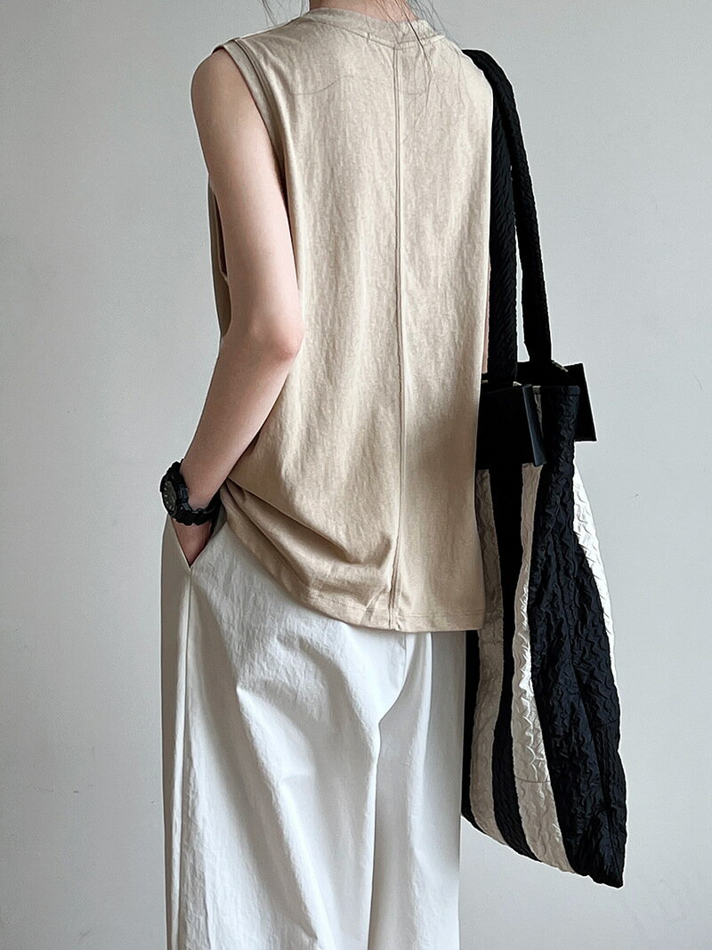 【最大21％OFF夏セールまとめクーポン有】無地 無袖 背心 トップス レディース 夏用 薄手 涼感 赤色 シンプル 極簡 2609