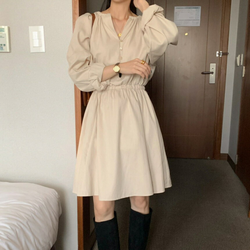 【最大2000円まとめクーポン利用可】ワンピース レディース 春 春服 シンプル リラックス Vネック ベルスリーブ 薄手 シェルボタン ウエストマーク おしゃれ