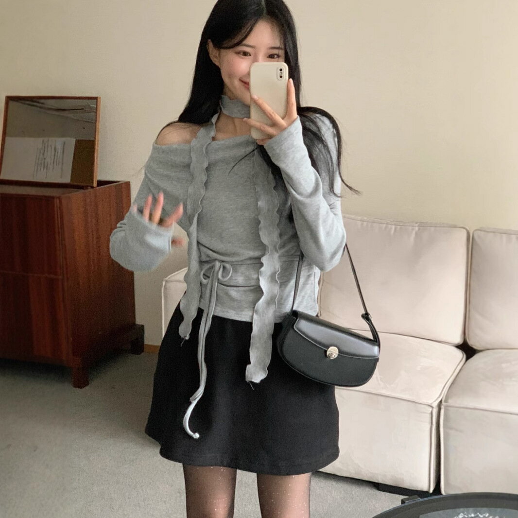 SS値引き＆最大2000円まとめクーポン！Tシャツ 長袖 ホルターネック 配色切り替え オープンショルダー スリム効果 レトロ 高級感 レディース