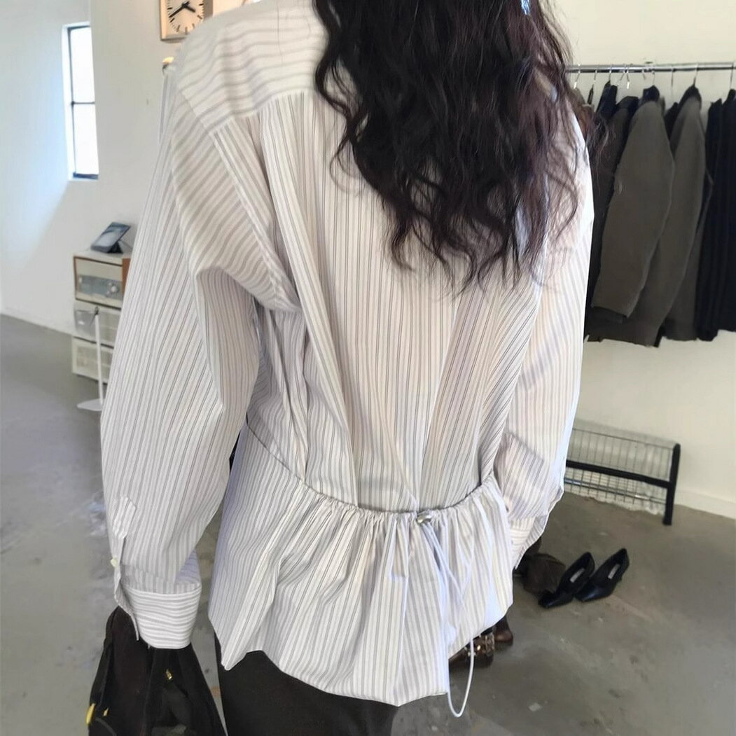 【最大2000円OFFクーポン有】シャツ 長袖 ストライプ柄 多ポケット バックドローストリング ゆったり カジュアル フランス風 春用 レディース
