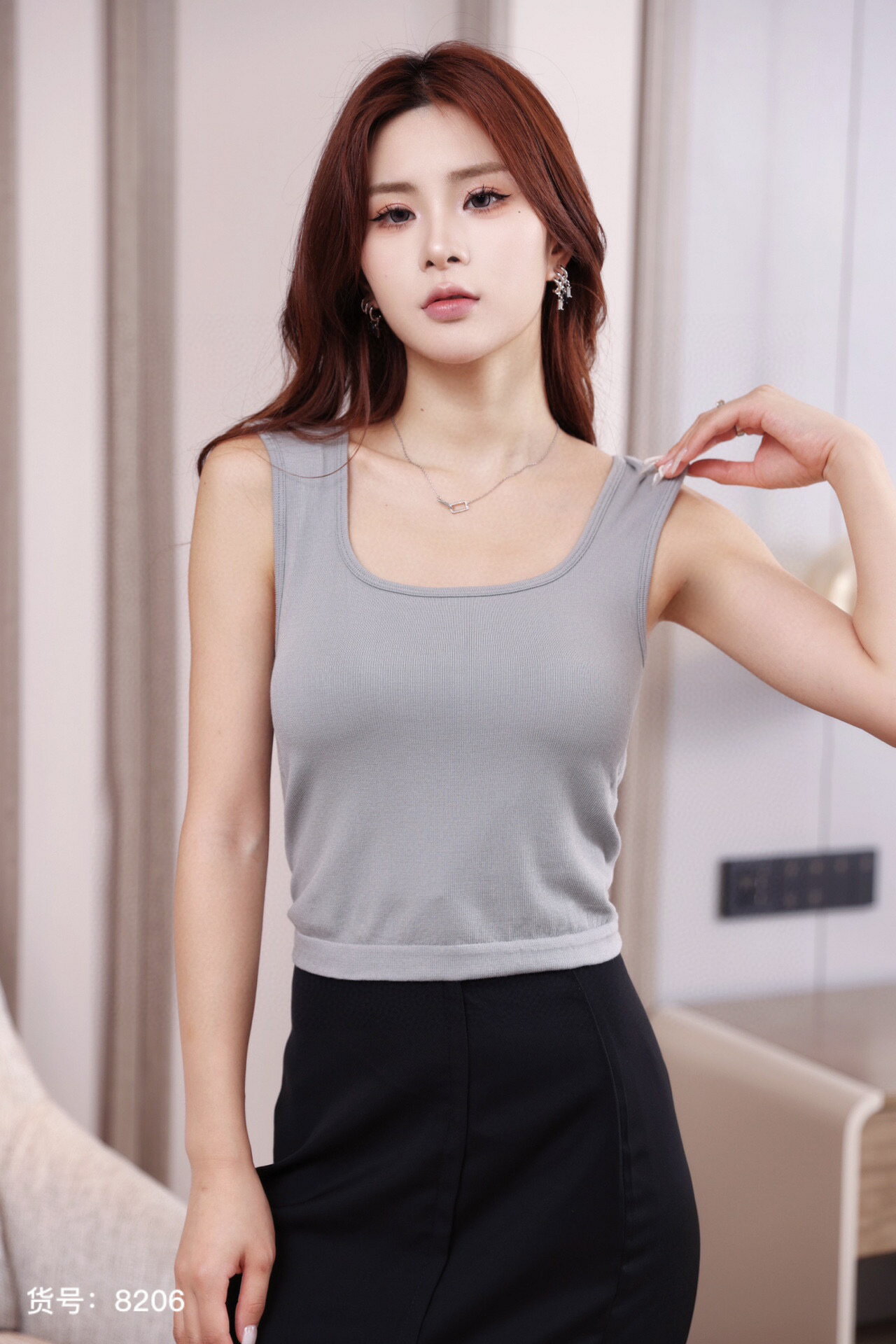 【GW限定15％OFFクーポン有】キャミソール 美背デザイン 無痕 固定カップ ワイドストラップ 方ネック 大胸小さく見える ノーブラ設計 内搭 外穿可 レディース