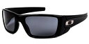 【正規品】【送料無料】Oakley オークリー メンズ サングラスOakley OO9096 FUEL CELL Polarized 909605 60サイズ 正規品 安い ケース付 偏光サングラス 運転 ドライブ 偏光レンズ【海外通販】