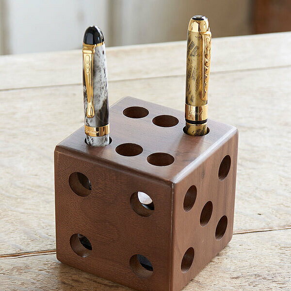ウォールナットのステーショナリー ダイスペンスタンド サイコロ