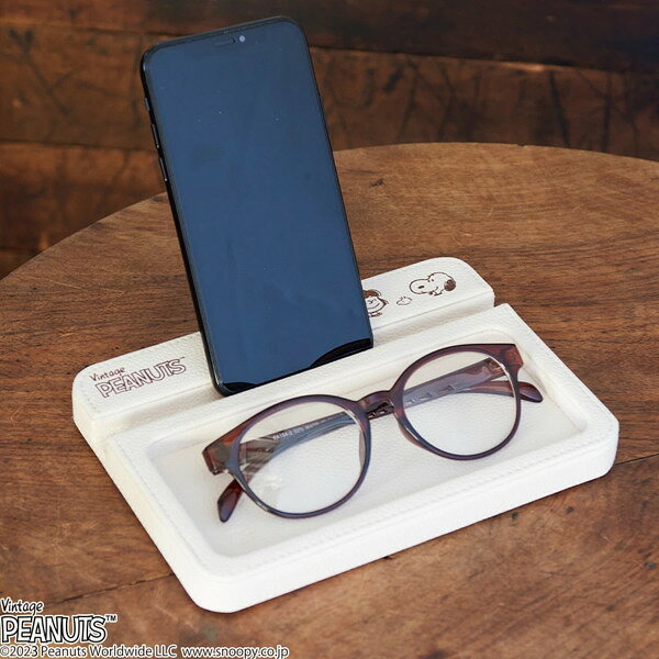 【送料無料】PEANUTS スヌーピー スマホスタンドトレー アイボリー SNOOPY