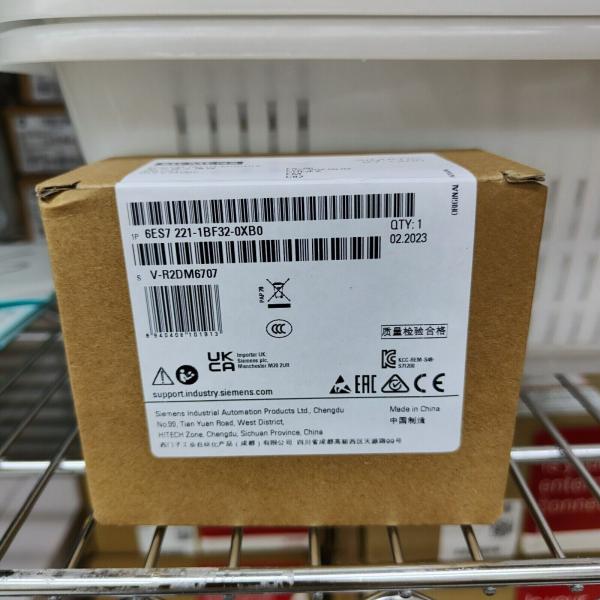 Binary input module 8WE 24V DC SM 1221 SIMATIC S7-1200 6ES7221-1BF32-0XB0 