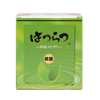 商品説明 ●社会文化功労賞受賞商品 ●先人の息吹と叡智の結晶 大豆と微生物と日本古来からある発酵技術から生まれた調味液 毎日の食卓で手軽に核酸を補給！ 健康力アップ！ 「はつらつ核酸」とは・・・ 北海道完全無農薬農法の大豆に自然の水、そして菌も日本中から優れたものを探し求め、綺麗な環境で「生き物の核酸」を丹精込めて作られた逸品です。 古来の製法に従い、乳酸菌・酵母菌・麹菌など厳選した有効微生物を共棲培養し生まれた代謝物を更に長期間熟成しました。 食品自体の本体の持ち味を更に引き出し鮮度を保持。 自然な食品はより自然に、人工的な食品は安全な食品へと変えてゆきます。すべての生命にとって 必要な力を「はつらつ核酸」で得ることが出来ます。 内容量：192ml（32ml×6本入り） 商品キーワード 無農薬大豆　　乳酸菌、酵母菌、麹菌、黒糖　健康維持　若々しさ　 全成分 大豆、乳酸菌、酵母菌、麹菌、黒糖、食塩、アルコール、乳酸 摂取方法 ■摂取方法 温かいお湯、お茶などお飲み物にに数滴垂らし1日に数回に分けてお飲みください。（発酵調味料ですので特に分量は決められておりません。） ※温かい方がスーっと入り、しみわたります。 お料理にもお使いになれます。