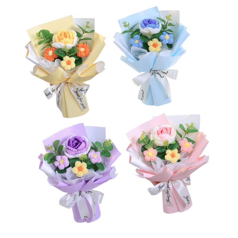 かぎ針編みの花の花束.緑のユーカリを去る贈り物の保存花の人工花