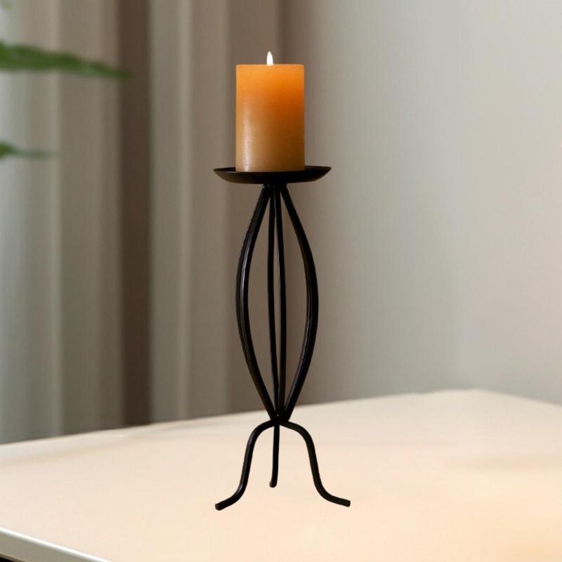 レトロスタイルの鉄のろうそく脚キャンドルスタンドデスクトップ飾り柱のろうそく用