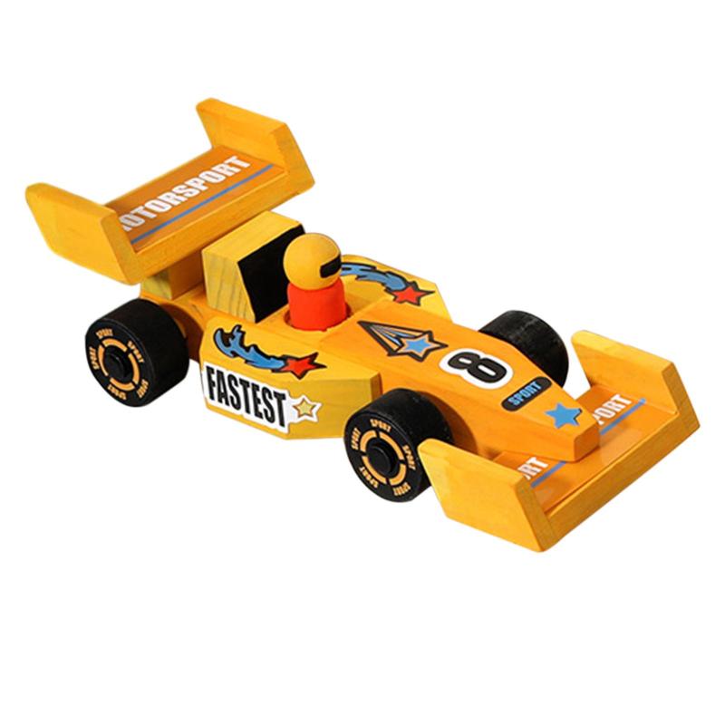 自分だけの木製自動車モデル.家庭用の未完成の木製自動車を作りましょう.