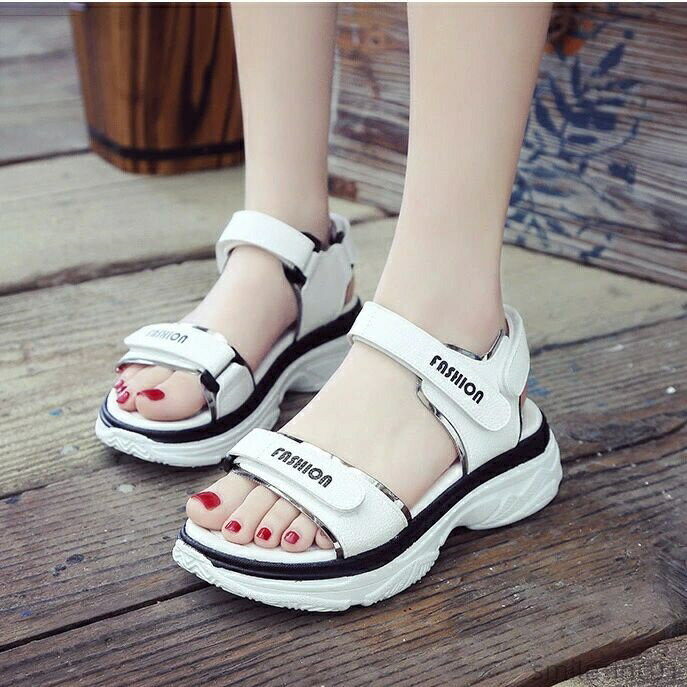 【送料無料】ヒー アウトドア ビーチサンダル スポーツサンダル 女性用 厚底 シューズ靴 女の子 レディース ユニバーサル ガールズ サンダル