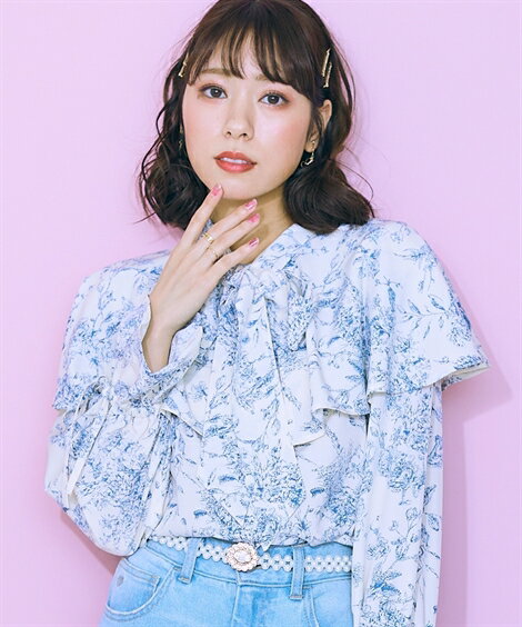 トップス 大きいサイズ 線画花柄プリントブラウス　marun20代30代40代50代 スマイルランド smileland ゆったりフェミニンデート通勤 オフィス可愛い オンスタイル マシュマロ女子 マルン まるん