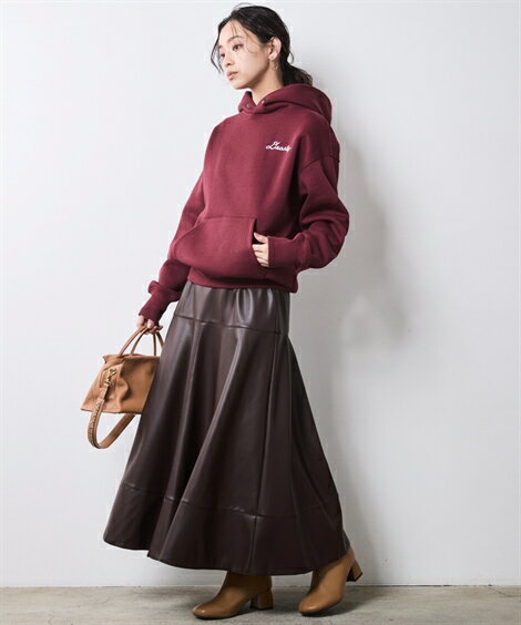 SMILE LAND 楽天市場店の＼クーポン有／スカート フェイクレザーフレアスカート＜大きいサイズ有＞シックスタイルレディース 大きいサイズ 20代 30代 40代 50代 春 夏 秋 お出かけ シンプル ベーシック 体型カバー スマイルランド smileland｜アングル3