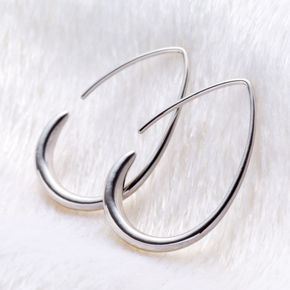 ティアドロップ ピアス ロジウム コーティング 両耳用 しずく ニッケルフリー ピアス 金属アレルギー対応 【 18金 k18 日本製 レディース k18 18k 18金 金 K18刻印 ギフト プレゼント 送料無料 】