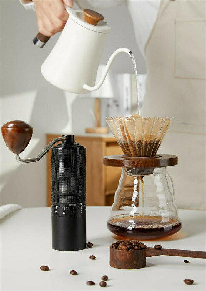 手挽きコーヒーミル コーヒーグラインダー 手動式 コーヒーミル ハンドミル ミルミキサー 臼式 ステンレス製の刃 五角 六角 七角 ステンレス臼 全金属 外部粗さ調整機能 清掃しやすい 携帯便利 省力均一 お手入れ簡単