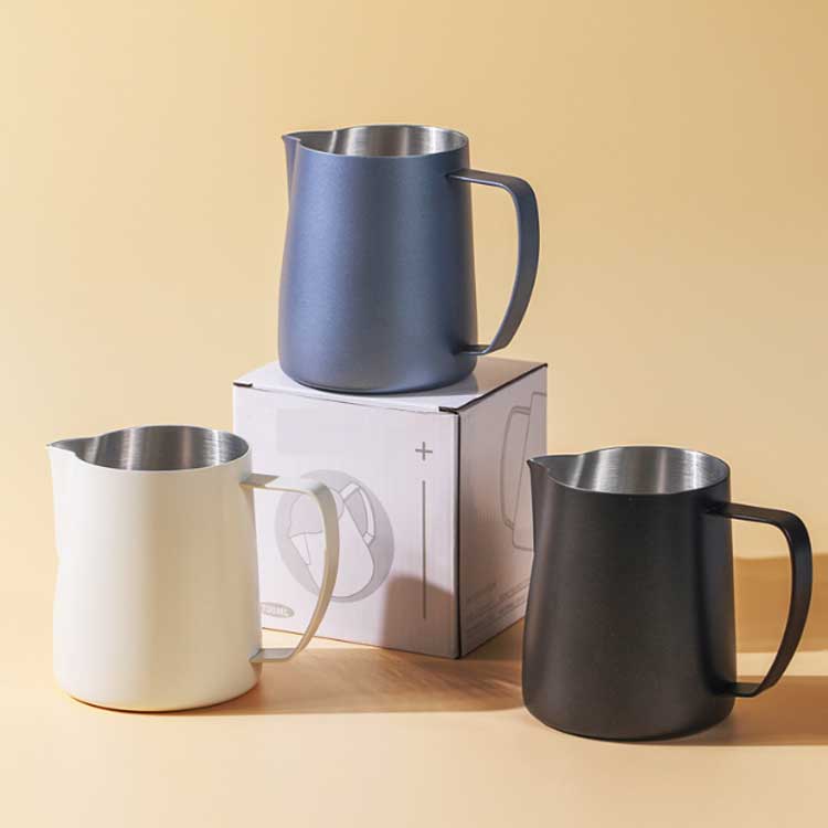 ミルクジャグ ミルク泡立て器ジャグ 耐熱 ミルクピッチャー 700ml 450ml フォームミルク用 ステンレス..