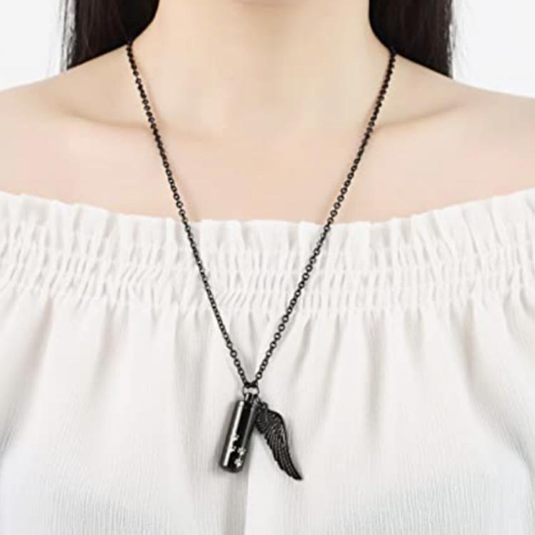 ステンレス製 ペット骨入れ 遺骨ペンダント ペットロス 遺骨アクセサリー 遺骨キーホルダー 遺骨ペンダント 手元供養 分骨 防水 記念ジュエリー メモリアルペンダント 遺骨入れ 送料無料