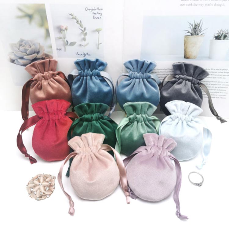 送料無料 ミニアクセサリー ポーチ ジュエリーポーチ ミニ巾着 厚め アクセサリー入れ ジュエリー入れ ..