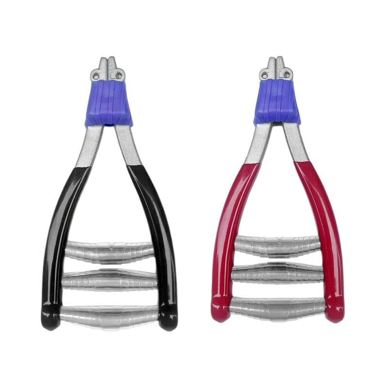 説明: :テニスバドミントンラケット用のスターティングストリングクランプツール(ソフトパッドを含む)。テニスラケットに不可欠なツールです。 : スターティングクランプは高品質の合金で作られており、高強度、丈夫で耐久性があります。 : テニスラケットのスターティングクランプはストリングを損傷せず、幅広のヘッドにより結び目を結ぶときに手を傷つけません。サイズ: 長さ14cm/5.51インチ。 : 3つのスプリングにより張力を維持しやすく、スプリンググリッパーは追加の開始クランプとして、または短い弦の張力を引くために使用できます。 : バドミントンラケットラケットストリングツール、ハンドルはグリップと快適さを提供します。ストリングに最適なアクセサリー。 仕様: 材質: 合金 サイズチャート: 長さ 14 センチメートル/5.51 インチ パッケージに含まれるもの: 1 スターティングクランプ 注意: 手動測定やモニターの違いにより、若干の誤差が生じる場合がありますのでご了承ください。 :テニスバドミントンラケット用のスターティングストリングクランプツール(ソフトパッドを含む)。テニスラケットに不可欠なツールです。 : スターティングクランプは高品質の合金で作られており、高強度、丈夫で耐久性があります。 : テニスラケットのスターティングクランプはストリングを損傷せず、幅広のヘッドにより結び目を結ぶときに手を傷つけません。サイズ: 長さ14cm/5.51インチ。 : 3つのスプリングにより張力を維持しやすく、スプリンググリッパーは追加の開始クランプとして、または短い弦の張力を引くために使用できます。 : バドミントンラケットラケットストリングツール、ハンドルはグリップと快適さを提供します。ストリングに最適なアクセサリー。