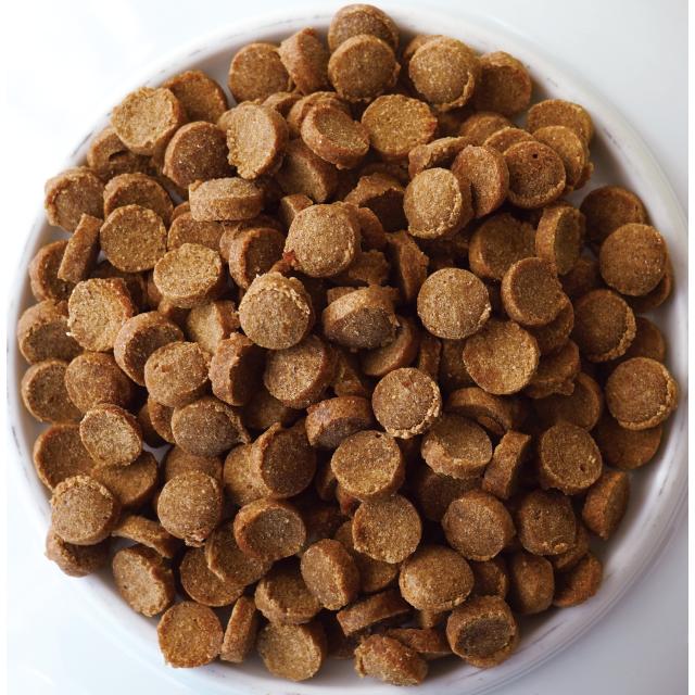 ヤムヤムヤム シニア&ライト 馬肉 やわらかドライタイプ 80g (800g) 10袋セット 犬用 ドッグフード ぺットフード 国産 無添加 保存料 着色料 香料等 合成添加物 一切不使用 新鮮 ヒューマングレード 小粒成犬 シニア犬 アダルト 体重管理 Yum Yum Yum smilelife001-10000015 Smile Life Store サンプル画像3