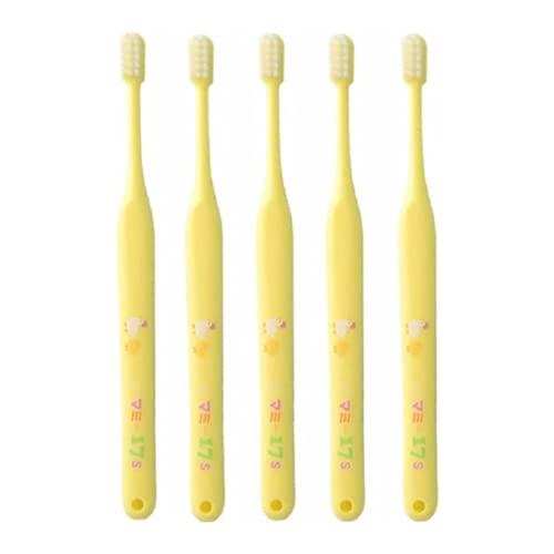 イエロー/10本/m17-m-yellow-10・Size:10本Color:イエロー・硬さ：M (ミディアム)・カラー：イエロー・対象：萌出まもない歯がある子ども・仕上げ磨きをする大人が持ちやすい長めの柄商品紹介 一人では十分に磨くことができない小さな子どもには、周囲の大人による仕上げ磨きが大切。お子さんが磨き残した細かい所も、ラクにきれいに磨けるようになっています。 POINT ●歯と歯ぐきにやさしい ●プラークをしっかり掻き出すコシ ●刷掃効果を高める毛の密度 ●大人が持ちやすい長めの柄 【こんな人・こんなときに】 小さな子どもをもつ親御さんに 子どもはしっかり歯磨きをしているつもりでも、磨き残してしまう所があります。小学生以下の子どもをお持ちの親御さんには、仕上げ磨きの提案を。 特長1:歯と歯ぐきにやさしい 他社製の歯科専用の歯ブラシとの違いは、“先端を比べれば一目瞭然。 歯や歯ぐきを傷つけず、且つしっかり汚れを落とせるよう、1本1本の毛先がなめらかにカットされています。 特長2:プラークをしっかり掻き出すコシ 歯の汚れをきちんと落とすためには、歯ブラシの毛先がしなって元に戻る力(=コシ)が必要。 その力は水分を含むことでだんだん弱くなりますが、水はけのよいPBT素材を使っているので、一般の歯ブラシより強いコシをキープできます。 特長3:刷掃効果を高める毛の密度 一般的な3列ブラシと比べ、たくさんの毛を植毛。 歯をしっかり捉えて包み込み、しなやかに動くので汚れを効果的に落とせます。 また毛先の高さがフラットなので、毛先を均一に歯に当てることができます。 特長4:大人が持ちやすい長めの柄 子どもの口に合わせてヘッドは小さめにしつつ、仕上げ磨きをする大人が操作しやすいようハンドルの長さを調整しています。 安全警告 この歯ブラシは、子どもの口に合わせてヘッドが小さめにされています。小さな子どもには、大人が仕上げ磨きをしてあげてください。