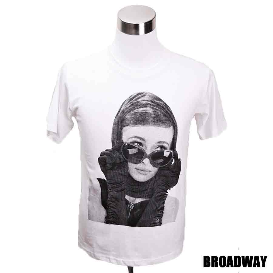 楽天DVD卸　スマイルワン楽天市場店デザインTシャツ Broadway Audrey Hepburn オードリー・ヘプバーン 映画Tシャツ プリントTシャツ グッズ 洋画 女優 スター Tシャツ 男女兼用 サイズM＆L