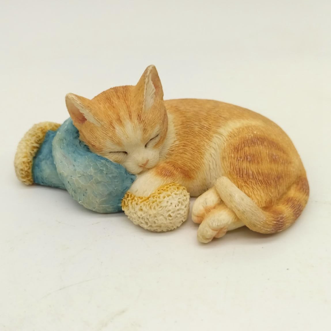 愛らしい 猫の置物 可愛い インテリア小物 アニマルオブジェ F オシャレな置き物 ホームインテリア おしゃれ雑貨 置物クラフト オフィスの装飾 猫 樹脂像 仔猫 リアルな猫の像 タイプ4 おしゃれ