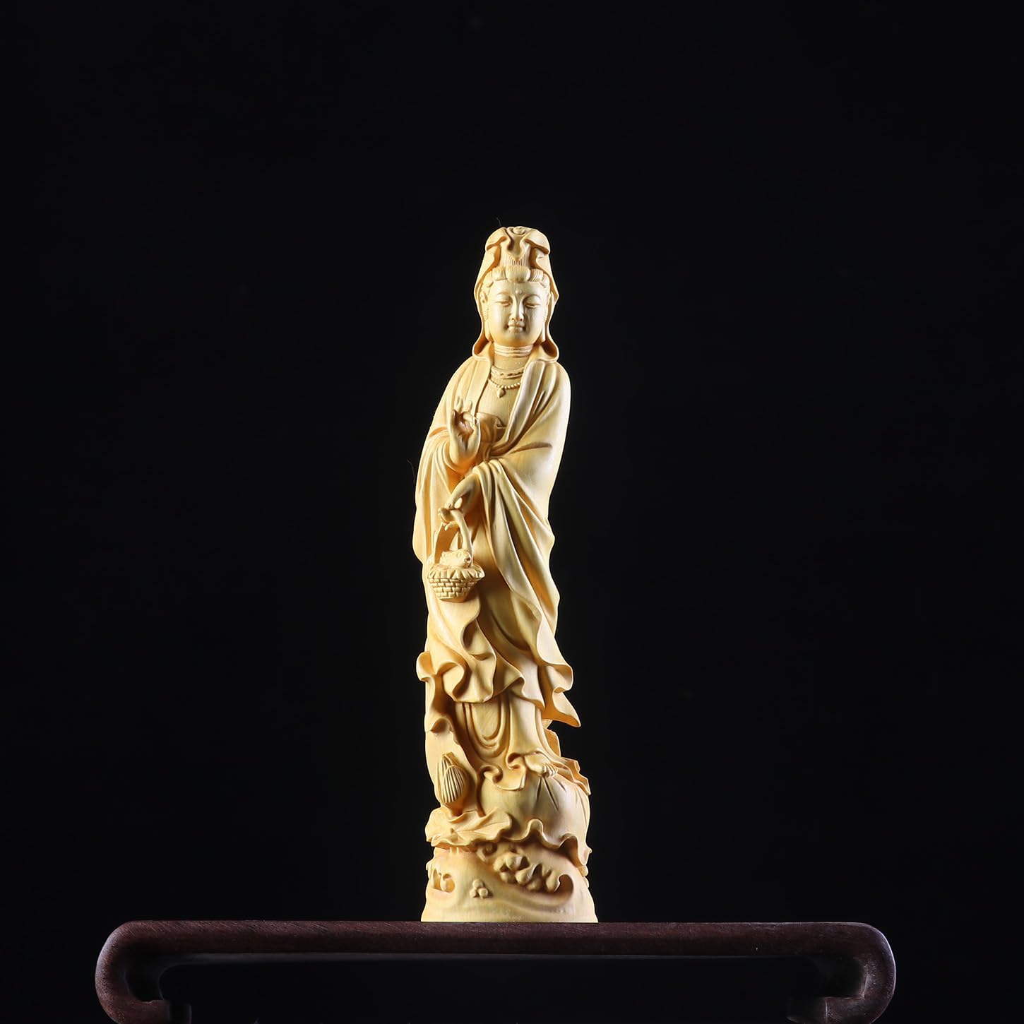 【仏像】 観音菩薩 置物 聖観音立像 蓮台柘植 ツゲ 彫刻仏像・木彫り・手彫り（高さ20cm×巾5cm） 木製彫刻 風水 祈る 開運 縁起物 車用 車載置物