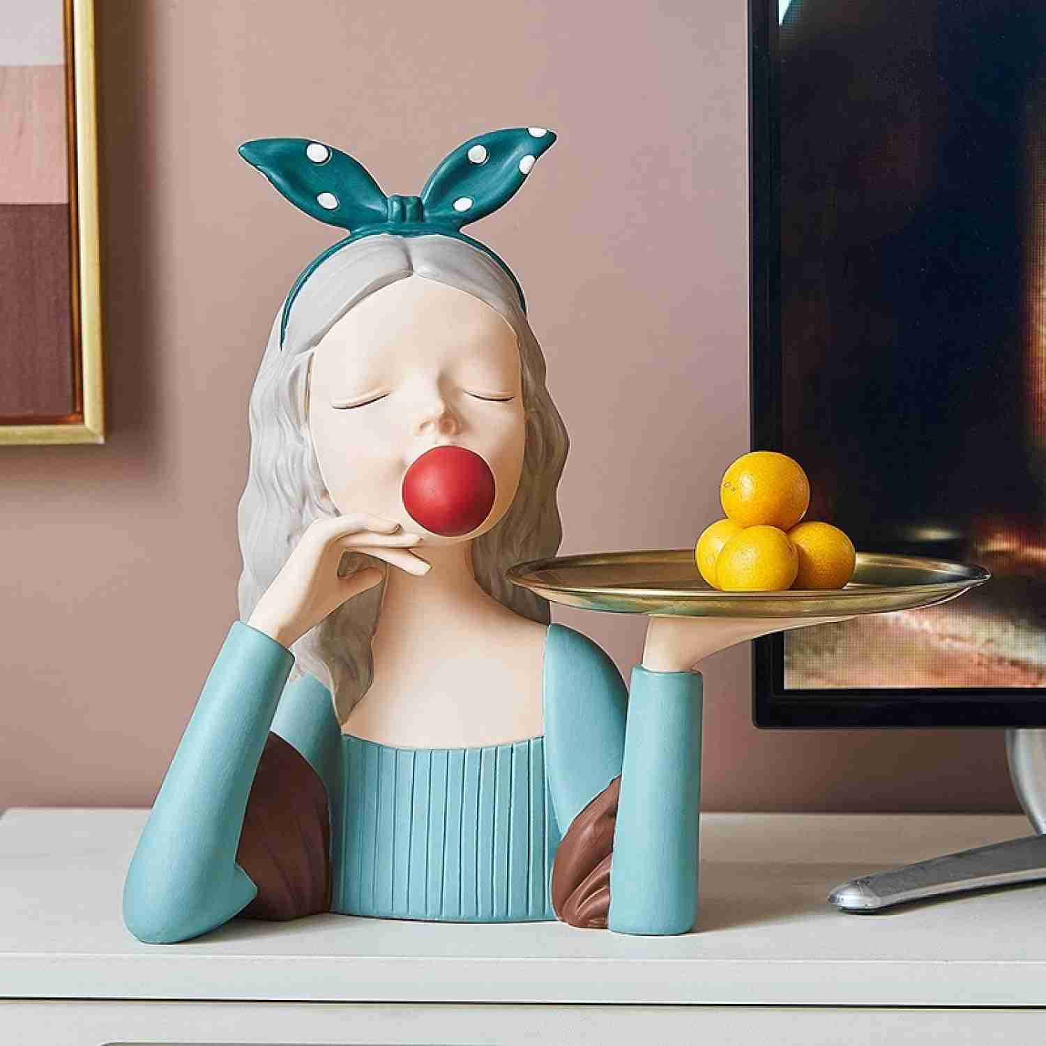 置物 女の子モデルの樹脂彫刻現代の装飾的なトレイの置物