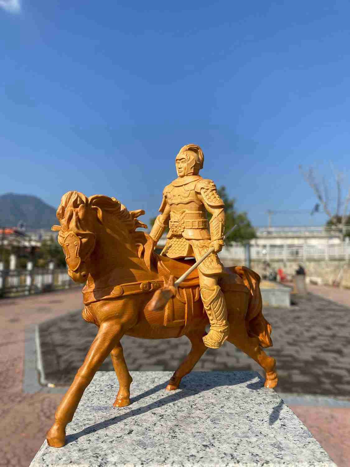 三国志 五虎大将軍シリーズ 趙雲 フィギュア 木彫り置物 天然 崖柏木 (高さ16cm×巾16cm)