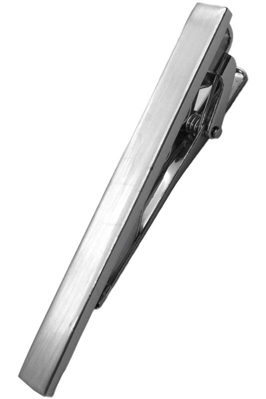 ネクタイピン シンプル シルバー 無地デザインの自然な存在感 ビジネス・日常使いに最適 タイピン✅コスパにこだわった「シンプル ネクタイピン」✅【Theシンプルデザイン】シンプルな無地デザインのシルバーカラーなので、どんなネクタイにも合わせやすく万能にお使いいただけます。●簡易包装にする等、可能な限りコスパを追求しましたので、問題ない品質でお求めやすく提供いたします。✅【いろんなシーンで大活躍】ビジネスシーンや冠婚葬祭など。シンプルデザインなので新入社員や就職活動にも最適です。複数個ご用意いただき、職場や自宅のどちらにも保管したりなど、便利にご活用ください✅【付き】安心して使っていただきたいからこその30日付きです。初期不良はもちろん、イメージと違ったなどのにも対応いたします。●【仕様】サイズ：6 x 1.5 x 0.6cm、重さ：10g、素材：金属、JAN：4589635172109