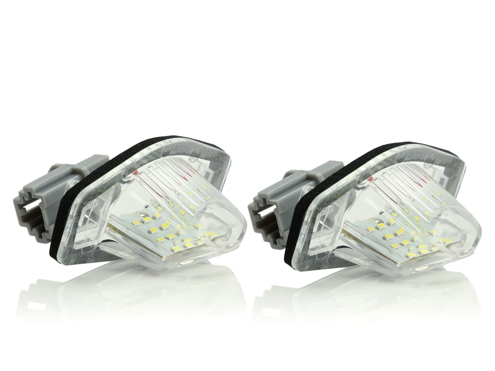 ・光源:高輝度3528SMD (18基内蔵) ・色温度:約6500K ・レンズ:拡散クリアレンズ ・入数:2個入り