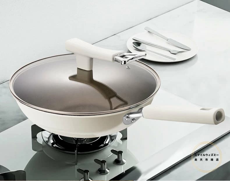 フライパン 高熱効率 チタン鍋 いため鍋 軽量 深型 30cm 32cm 34cm 熱ムラなし 煙なし 洗いやすい 小型バルブ付き 蓋付き IH対応 ガス火対応 焦げ付きにくい 炒め鍋 お手入れ簡単 こびりつきにくい