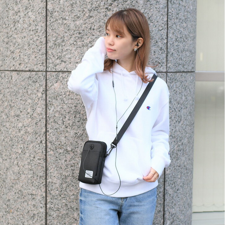 リュックの時スマホや財布どうしてる 取り出しが楽になる便利なポーチをご紹介 暮らし の
